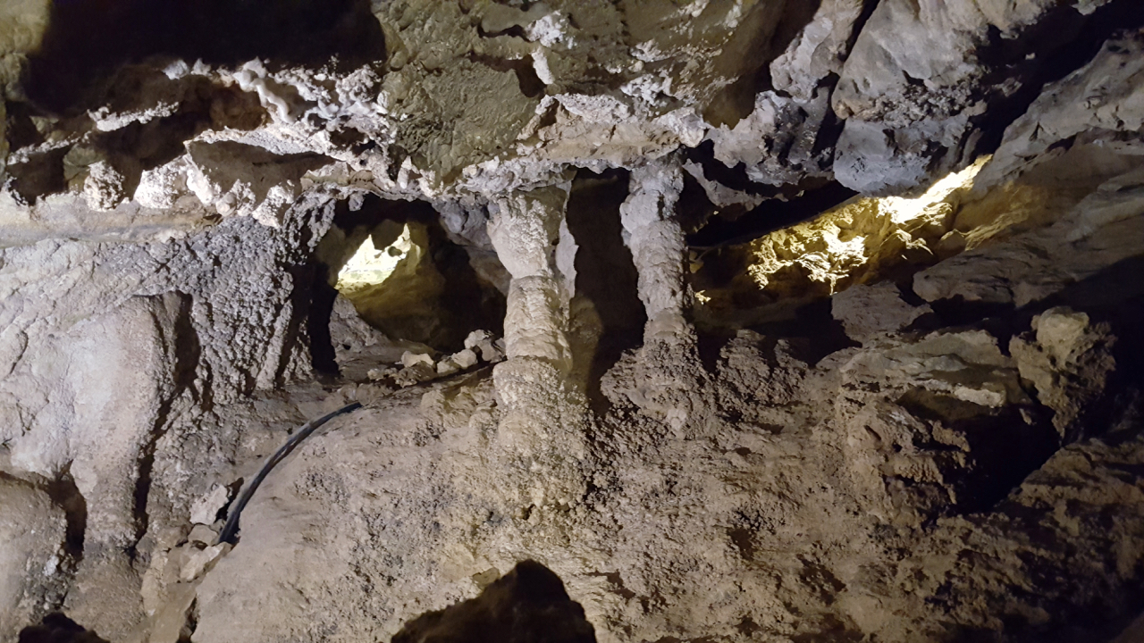 A Equi, alla scoperta delle grotte dei Neanderthal