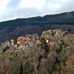 Rocca Ricciarda in tardo autunno: a destra la rocca