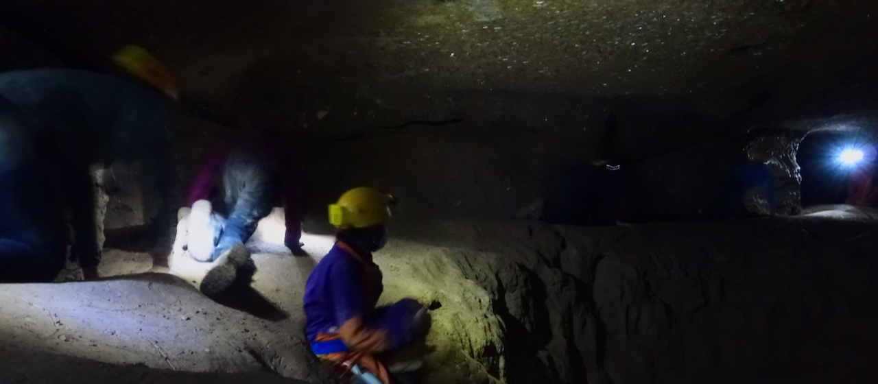 Speleo alla grotta della Spipola, nel Parco dei Gessi Bolognesi